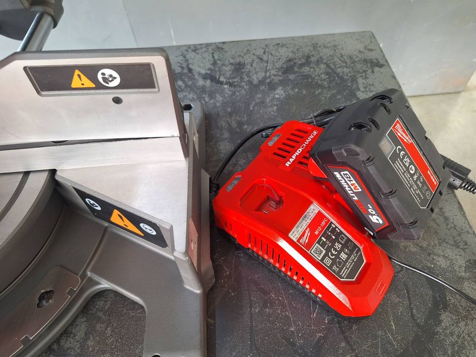Акумулаторен настолен потапящ циркуляр MILWAUKEE M18 FMS254