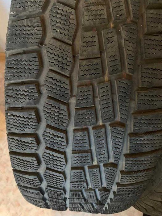 Зимние автошины 215/60.R.16