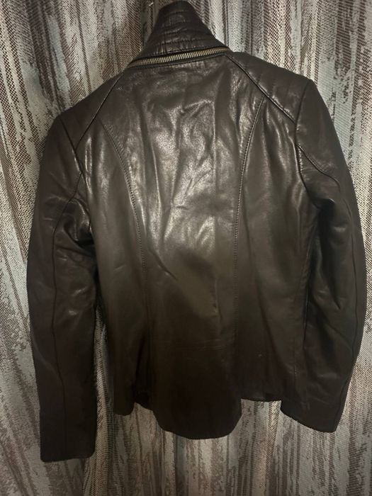 Продам женскую куртку