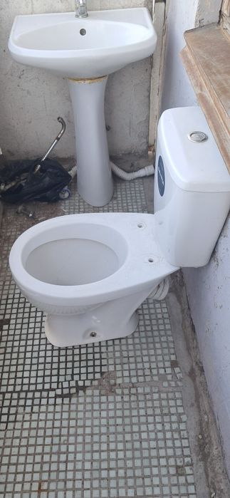 Унитаз и раковина