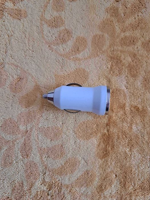 Никога не оставай без заряд – Универсално 12V зарядно за кола