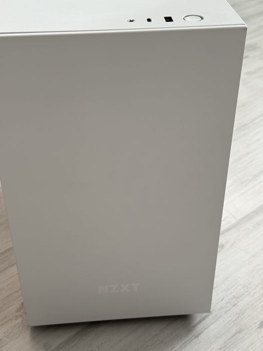 NZXT H210 carcasa alba de calculator albă cu fereastră de sticlă
