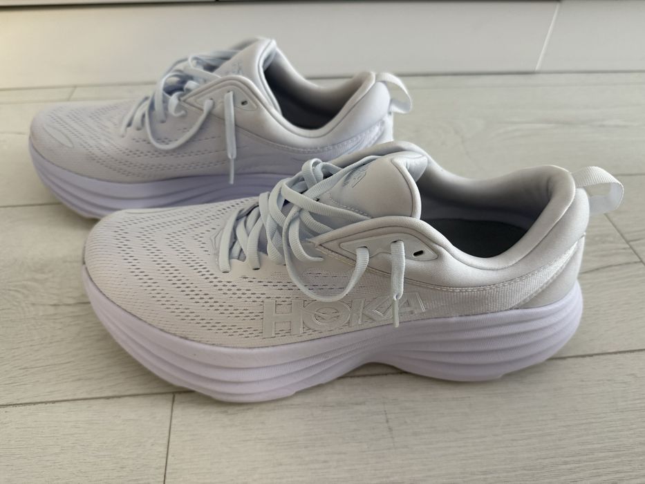 Hoka Bondi 8 - pret 430 lei