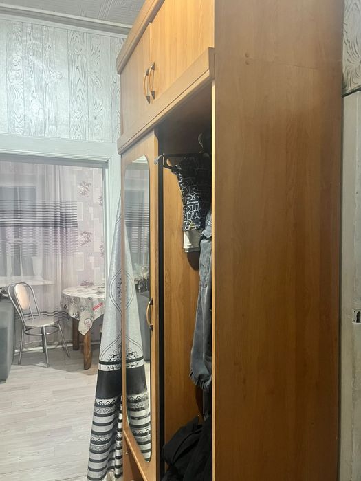 Продам прихожку шкаф