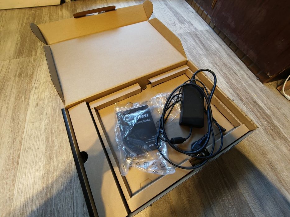 Продавам лаптоп MSI Thin GF63-12VE