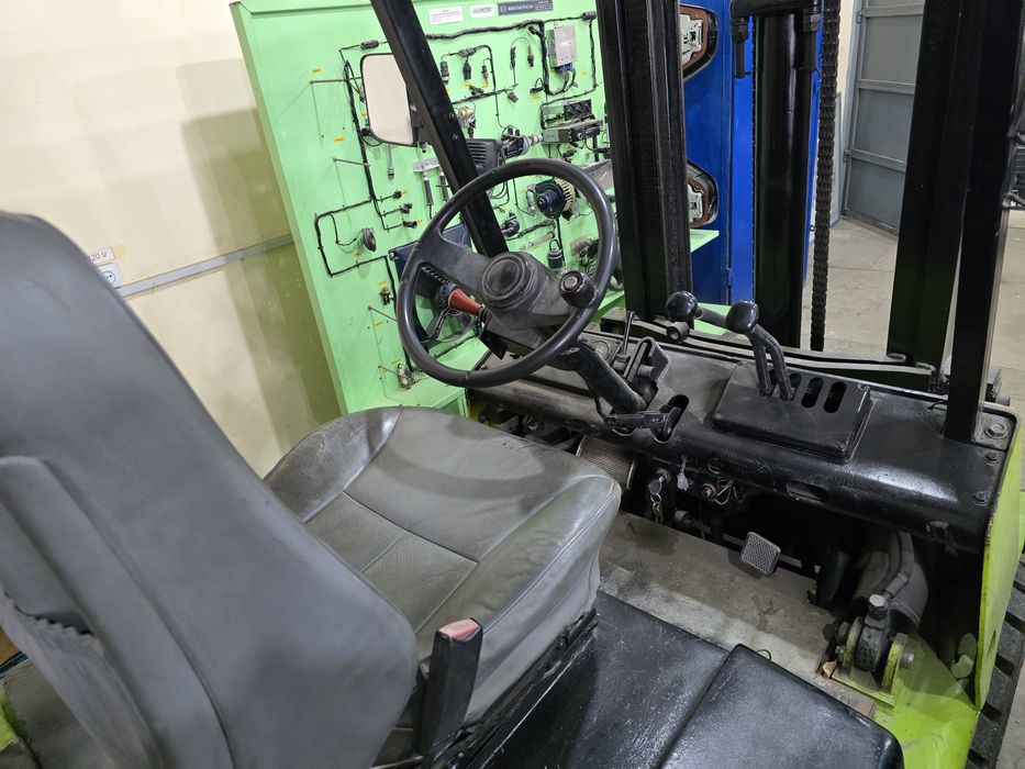 Погрузчик сотилади