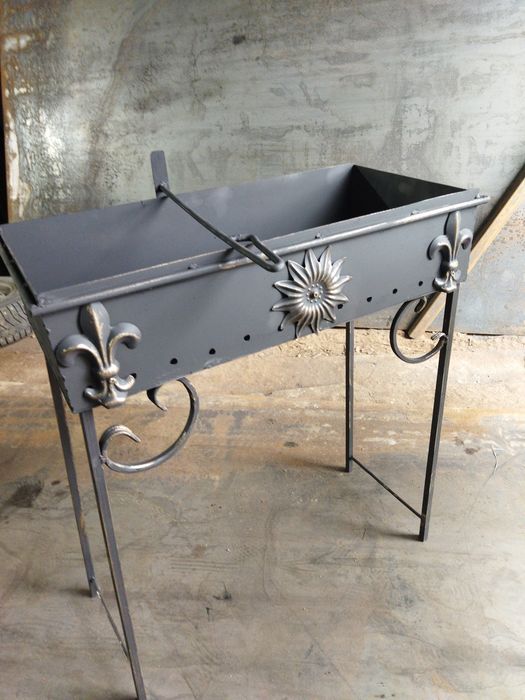 Мангал со съёмными ножками