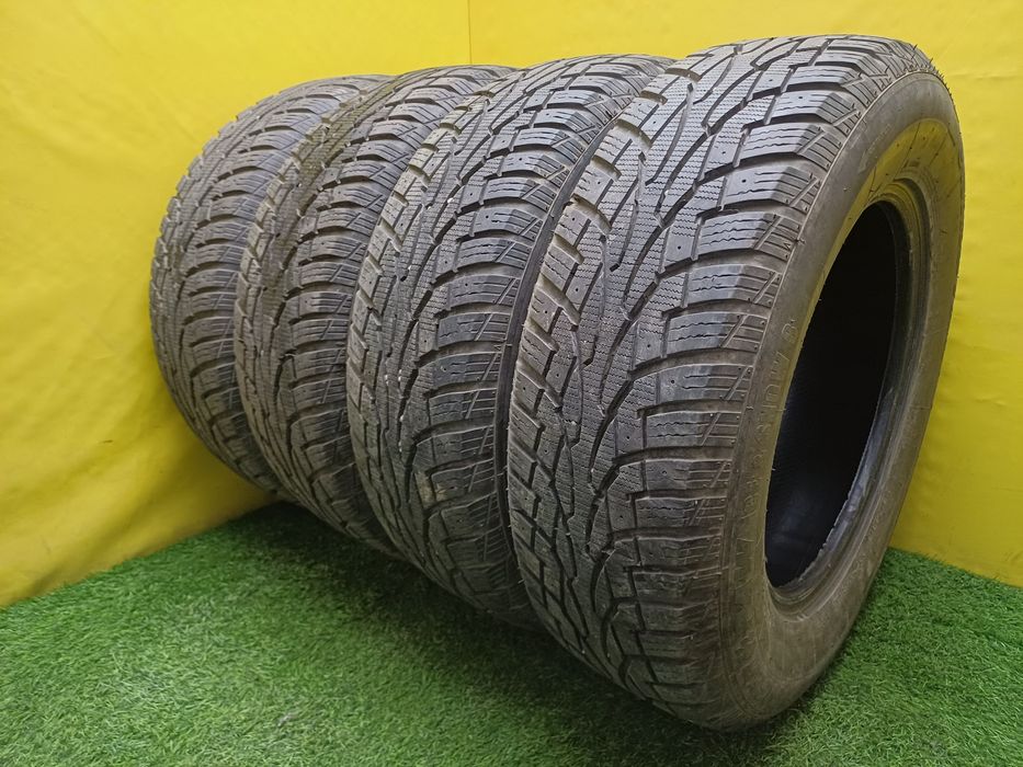 Шины R16 215/70 Uniroyal комплект.