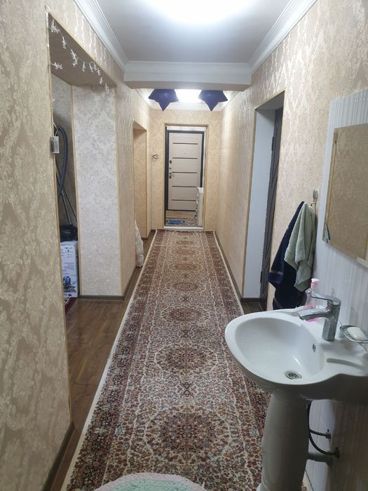 3 xonali kvartira sotiladi