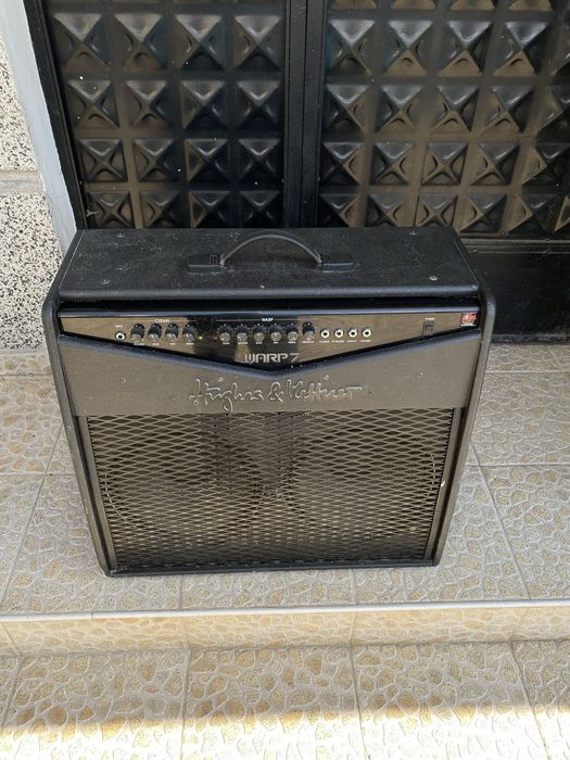 Hughes & Kettner WARP 7 с 2x12" говорителя - Качествено китарно кубе
