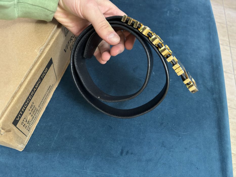 Curea Moschino piele