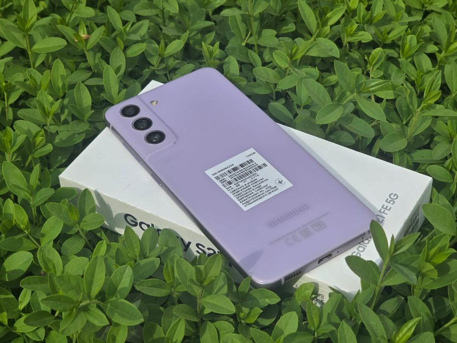 Samsung S21 FE  8/128