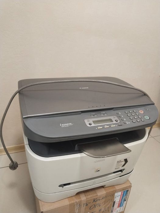 Продаются 2 принтера и 1 МФУ.