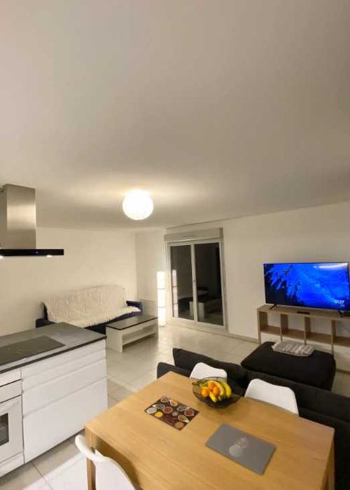 Дава се под наем Двустаен апартамент в Пловдив, Централна гара - 43 кв.м за 244.8 € - Снимка #1