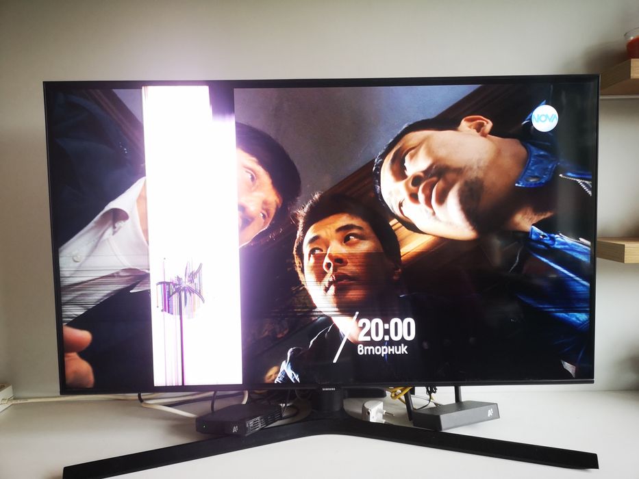 Samsung UE43TU8502 - счупен екран,работещ, на части