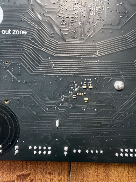 MSI PRO B650-S WIFI AM5 – 3 pini îndoiți – Pentru reparat