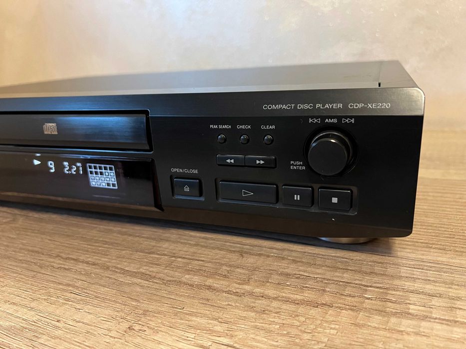 Sony CDP-XE220 cd player High Density Linear Converter