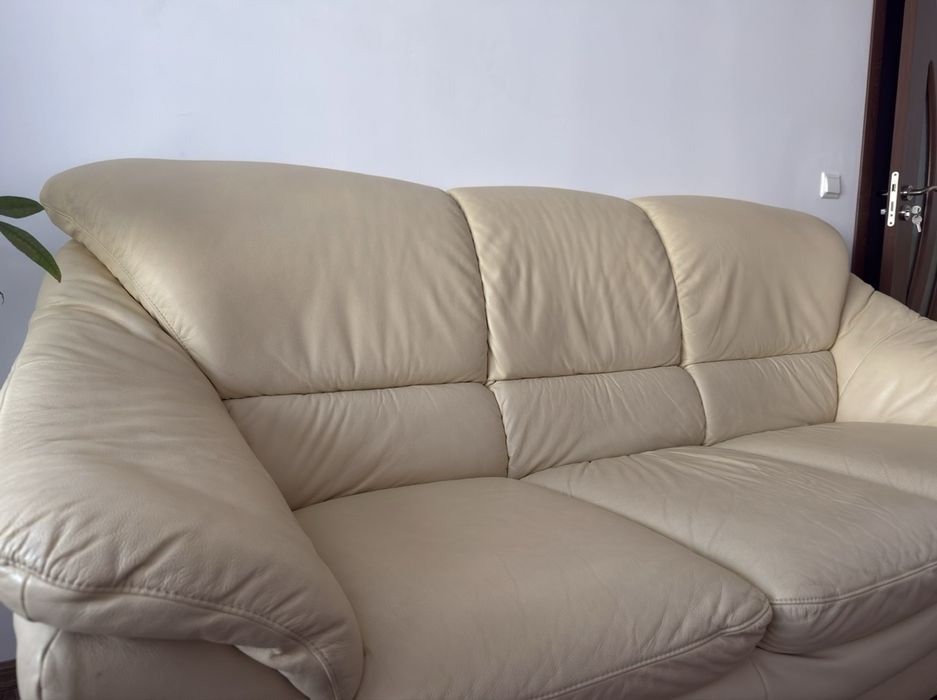 Canapele piele naturala bej