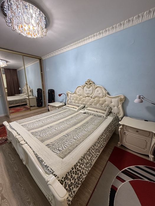 Продам спальный гарнитур