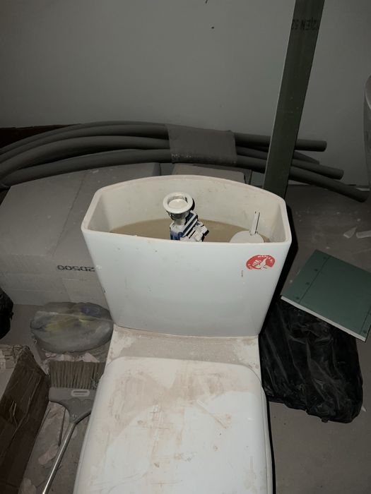 Унитаз с бачком