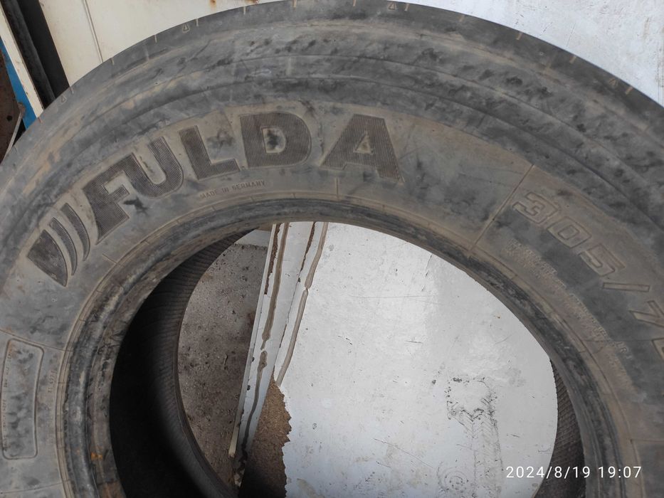 Баллон на тягач 305х70R22,5