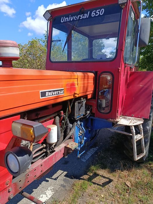 Vând tractor U650