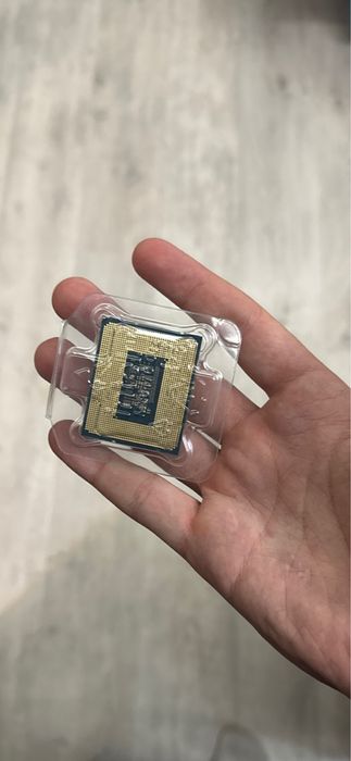 Intel Core i3-12100F