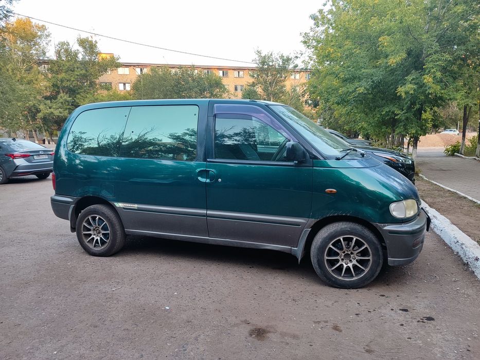 Продам Nissan Serena