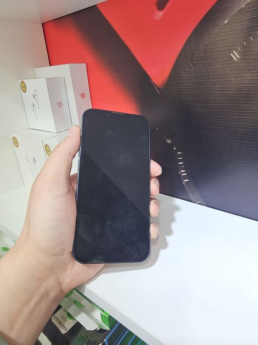 Продам айфон 13 128