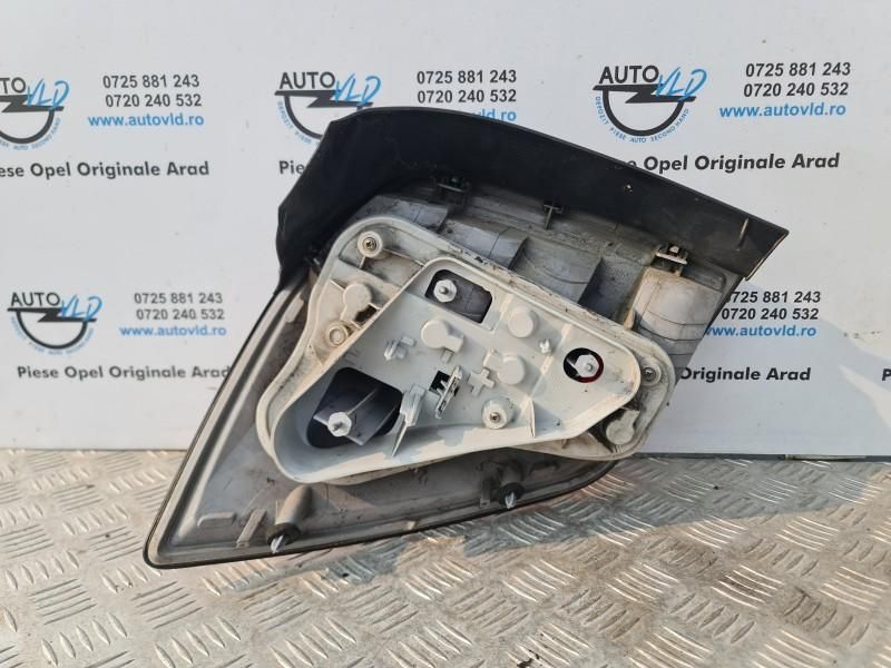 Stop aripa dreapta semnalizare rosie Opel Astra H facelift