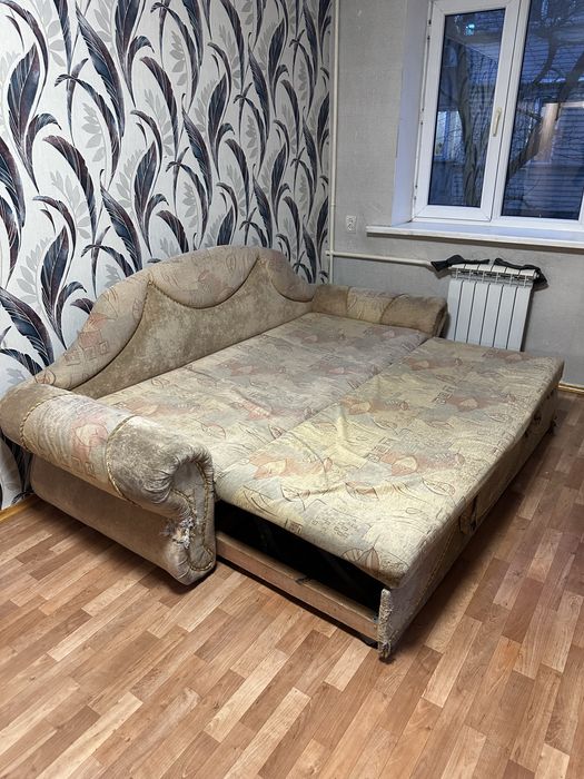 Диван. Самовывоз !