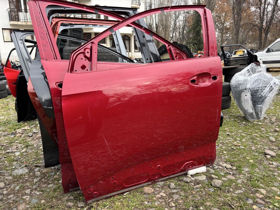 Врата Пежо 3008 2 Пежп 5008/Peugeot 3008 2 Peugeot 5008    2броя