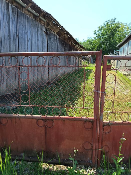 Casa cu 3 camere,bucătărie,baie utilata,centrala