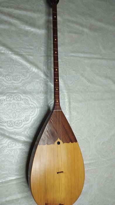 Народный инструмент ,Прима,Домбыра