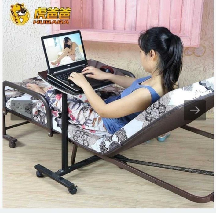 Маса масичка подвижна с колела колелца за лаптоп регулируема