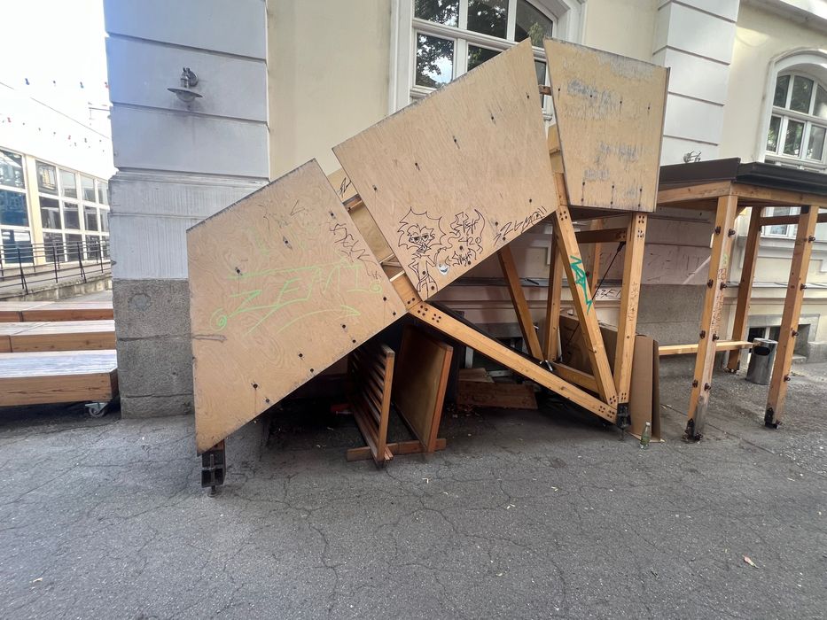 Дървена стълба на колелца от лиственник