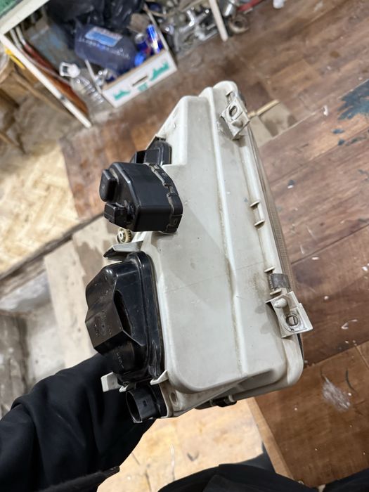 Фара пассат б4 левая hella оригинал