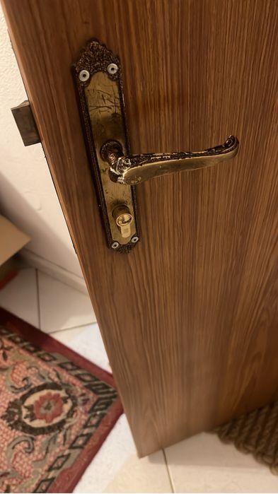 Deblocari usi non stop