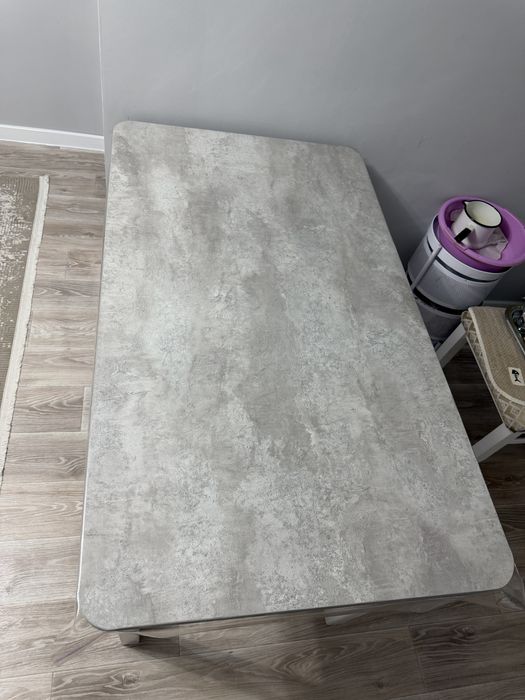 стол со стульями можно отдельно