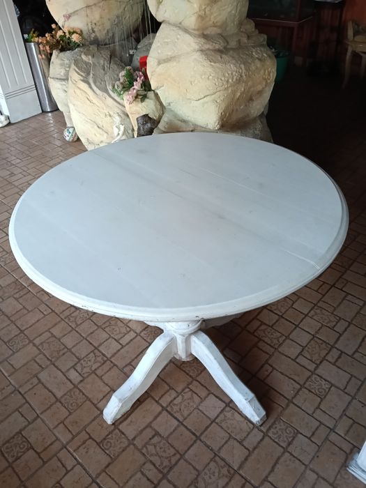 Продавам маси  ,пейки и столове