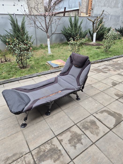 Vând pat pescuit pliant model xxl calitativ . Schimb  cu jante bmw