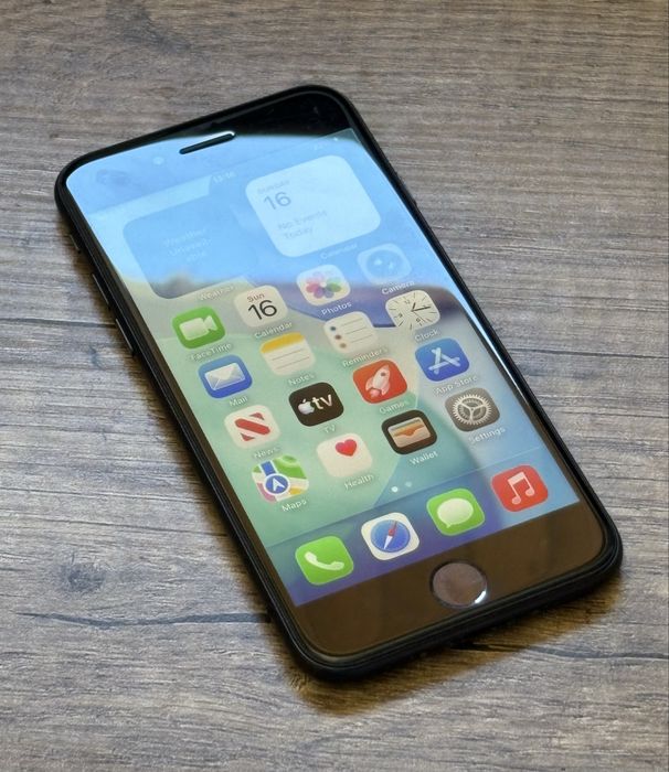 iPhone SE 2 - 128 gb, baterie 87%, stare perfecta