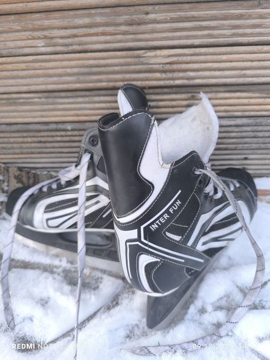 Продам коньки BAUER.