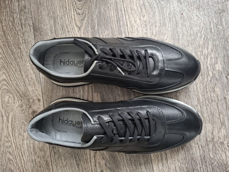 Продаю кроссовки