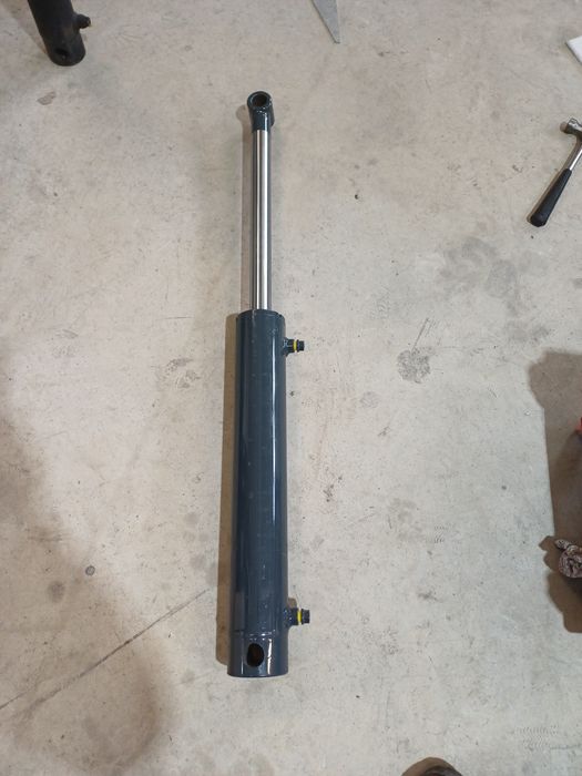 Cilindri hidraulici noi
