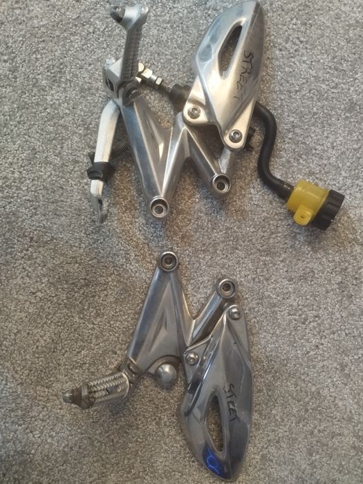 Scarite complete pentru Triumph Street Triple R 675 model 2009 2012