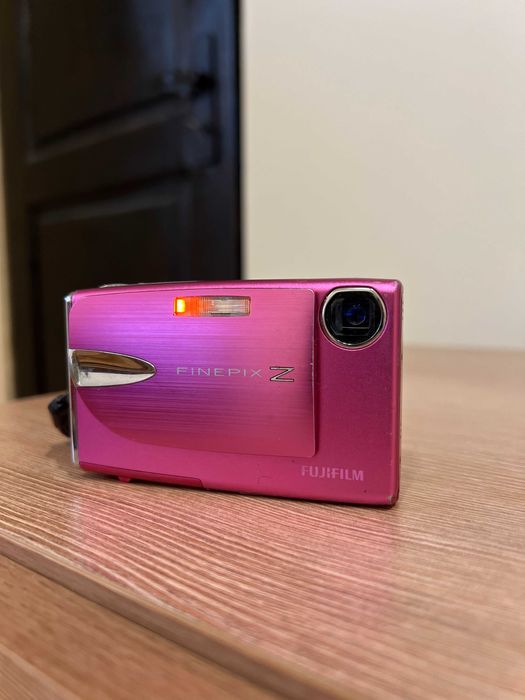 Фотоапарат Fujifilm 10Mp с подаръци