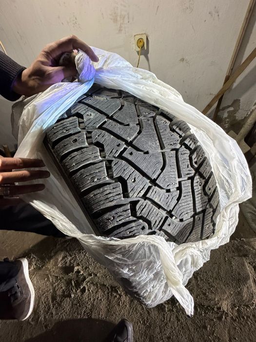 Продам зимние шины