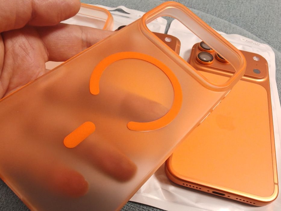 IPhone 17 Pro,iPhone 17 Pro Max  Magsafe Go Orange кейс
