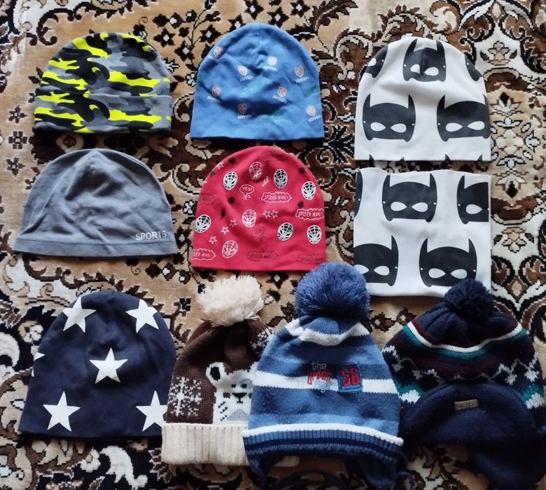 Продам шапки на мальчика от 3 до 5 лет